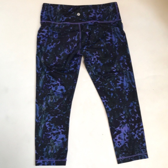lululemon athletica Pants - Lululemon Wunder Under Crop Leggings